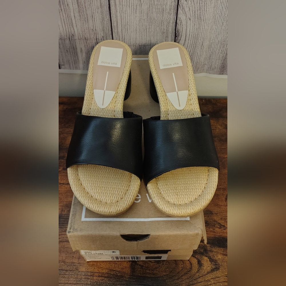 Dolce Vita Women's Size 6 Block Sandals Black and Tan